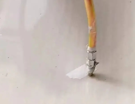 江门瓷砖空鼓维修公司专业解答在瓷砖铺贴过程中，如果使用的砂料过粗（如全部使用了粗砂），可能会导致以下问题